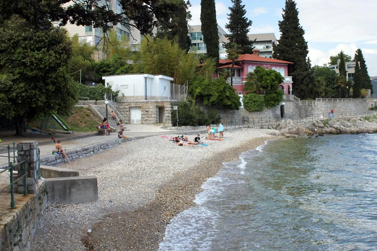 Family Friendly Apartments With A Swimming Pool Opatija - Volosko, Opatija - 15071 0*,  克罗地亚